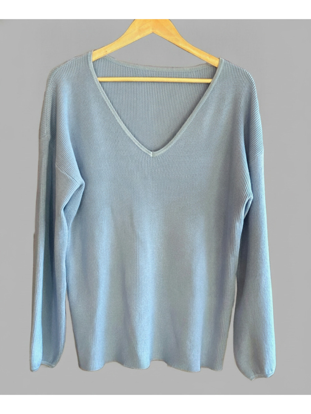 Women's Blue Long Sleeve V-Neck Pullover Knit Sweater Classic Heritage